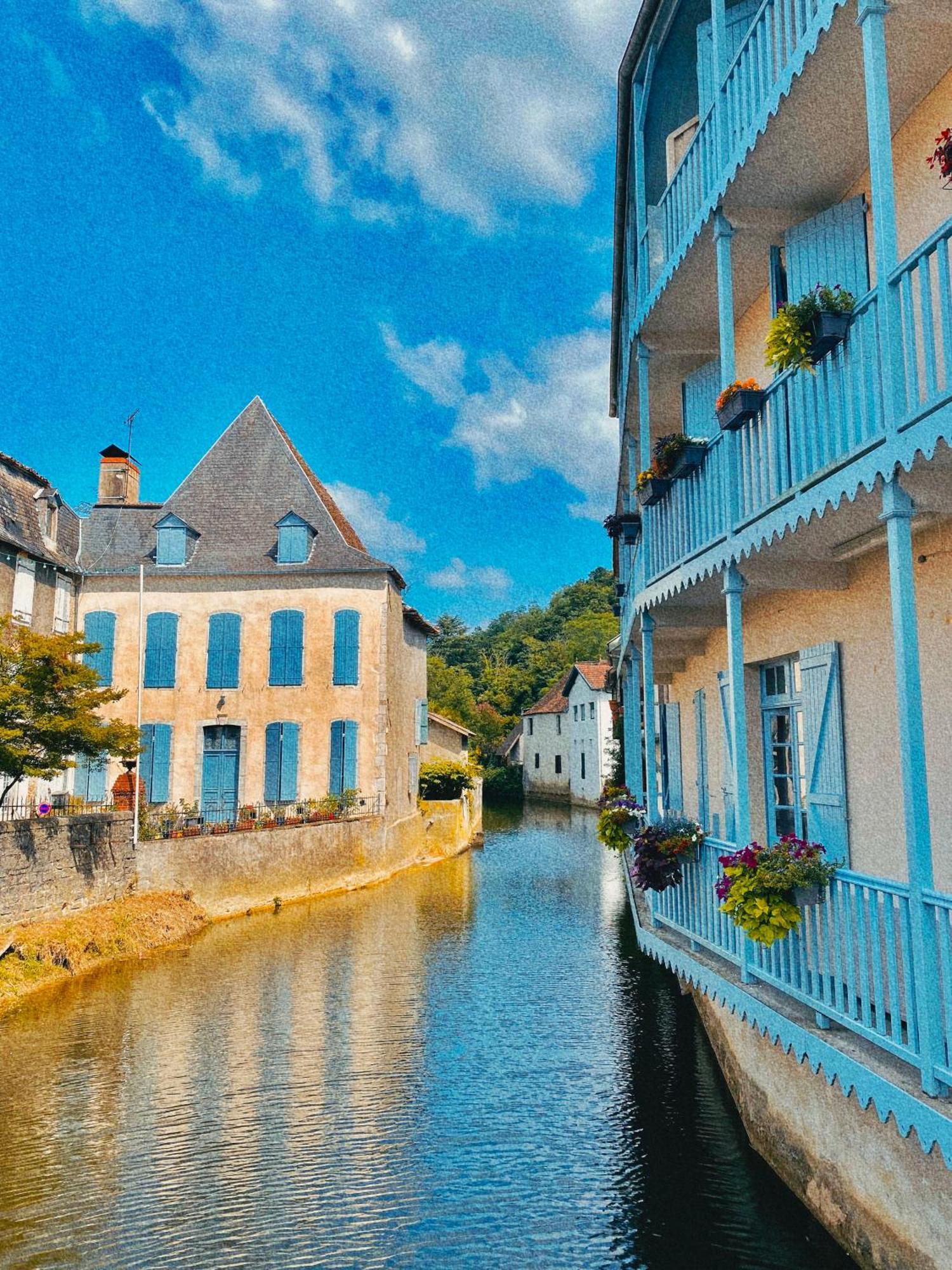 Agreable Petit Gite Avec Piscine Et Jardinet Salies-de-Béarn Exterior photo